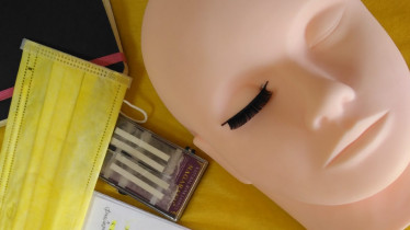 Базовий курс: класичне нарощування вій та 2D обсяг